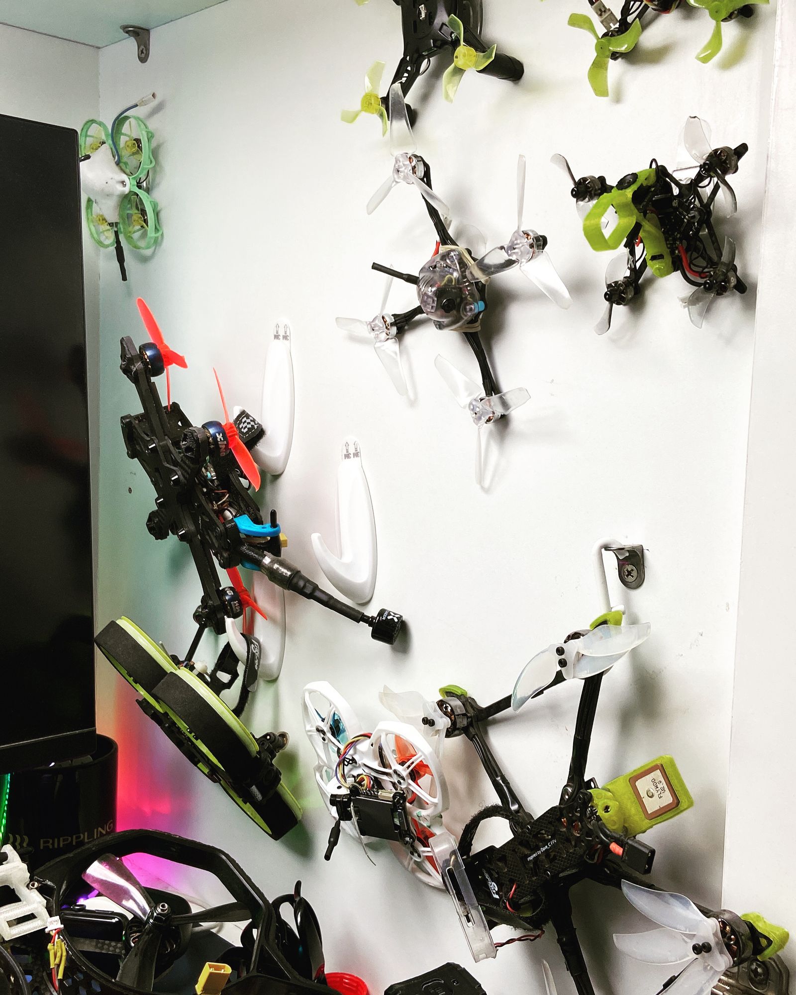 fpv-drone-wall.jpg450