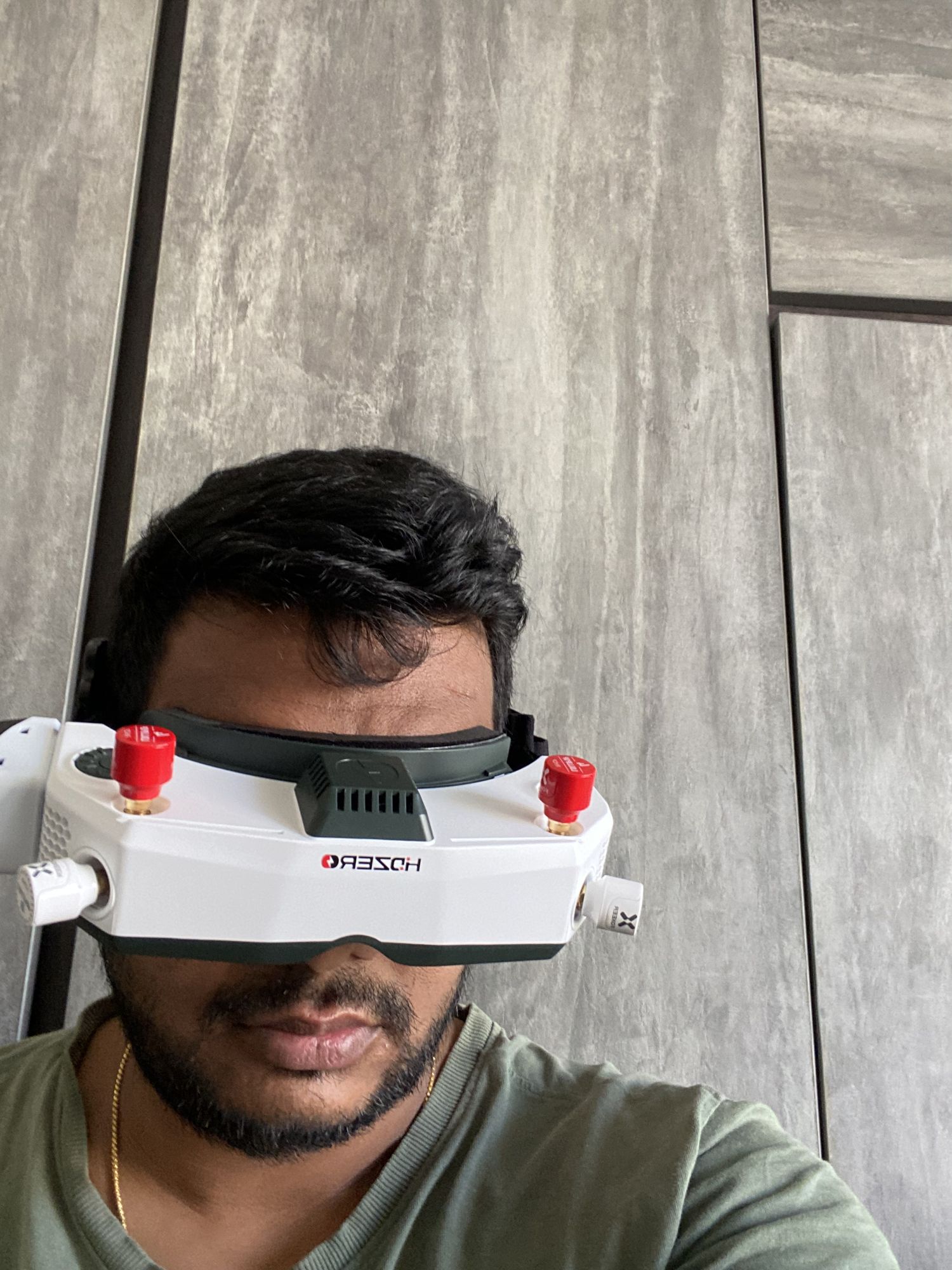 fpv-hdzero-goggles-worn.jpg450